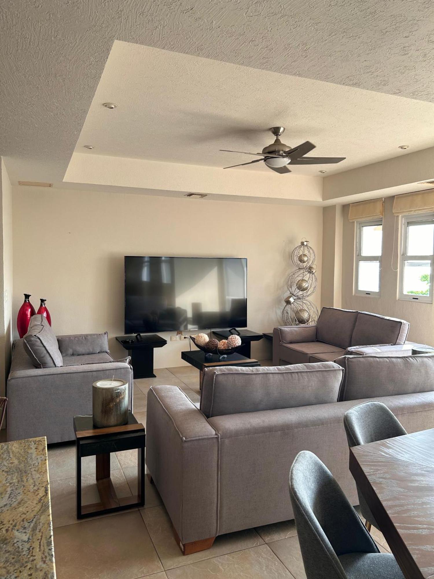Ave Fenix Apartment