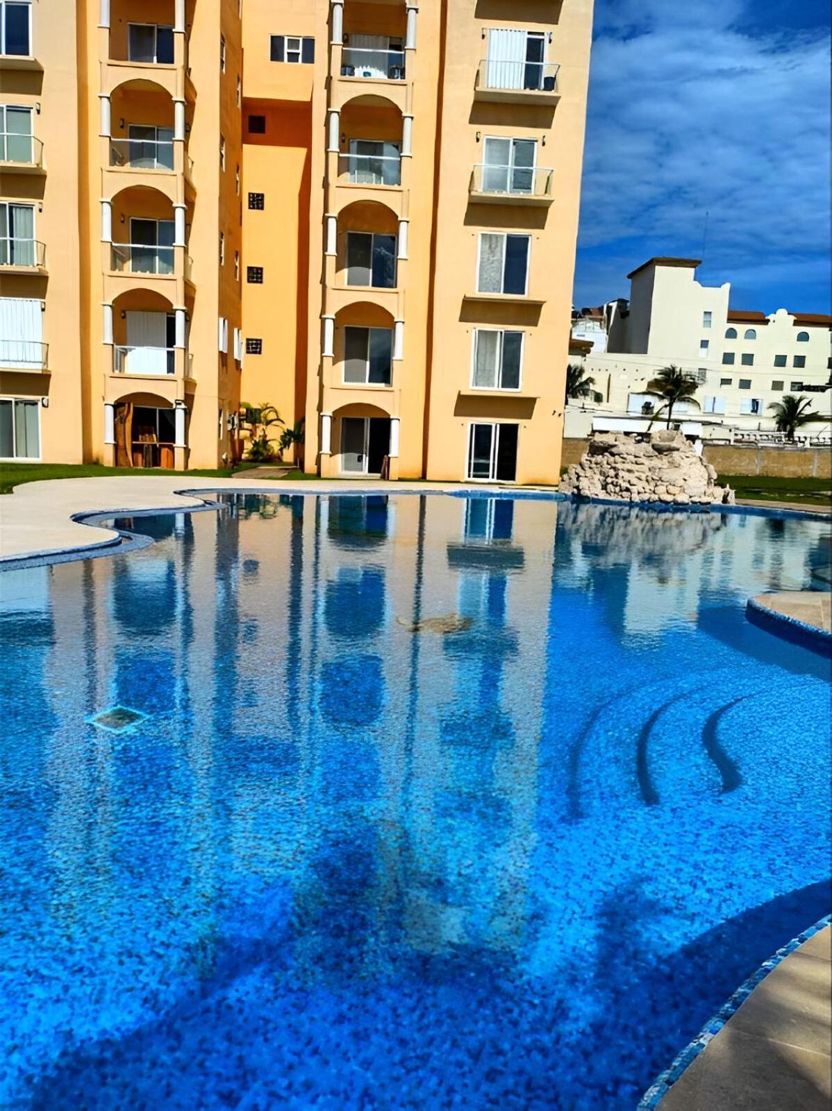 Ave Fenix Apartment
